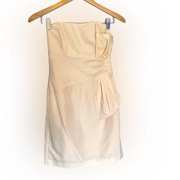 BCBG Sleeveless VINTAGE Dress Light Peach Size 2 Women’s - Picture 1 of 10